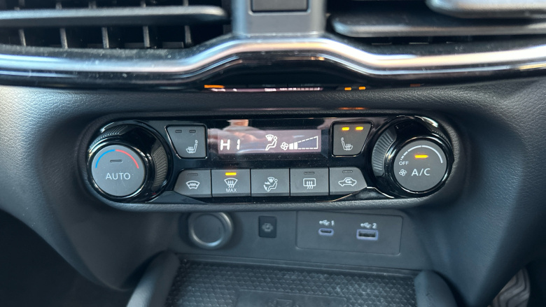 Nissan Juke 1.0 DiG-T Tekna 5dr Petrol Hatchback